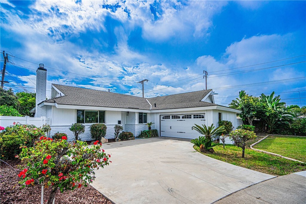 Property Photo: 15972 Wicklow Lane CA 92647