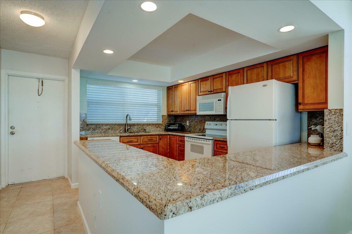 Property Photo: 2014 S Federal Highway B101 FL 33435