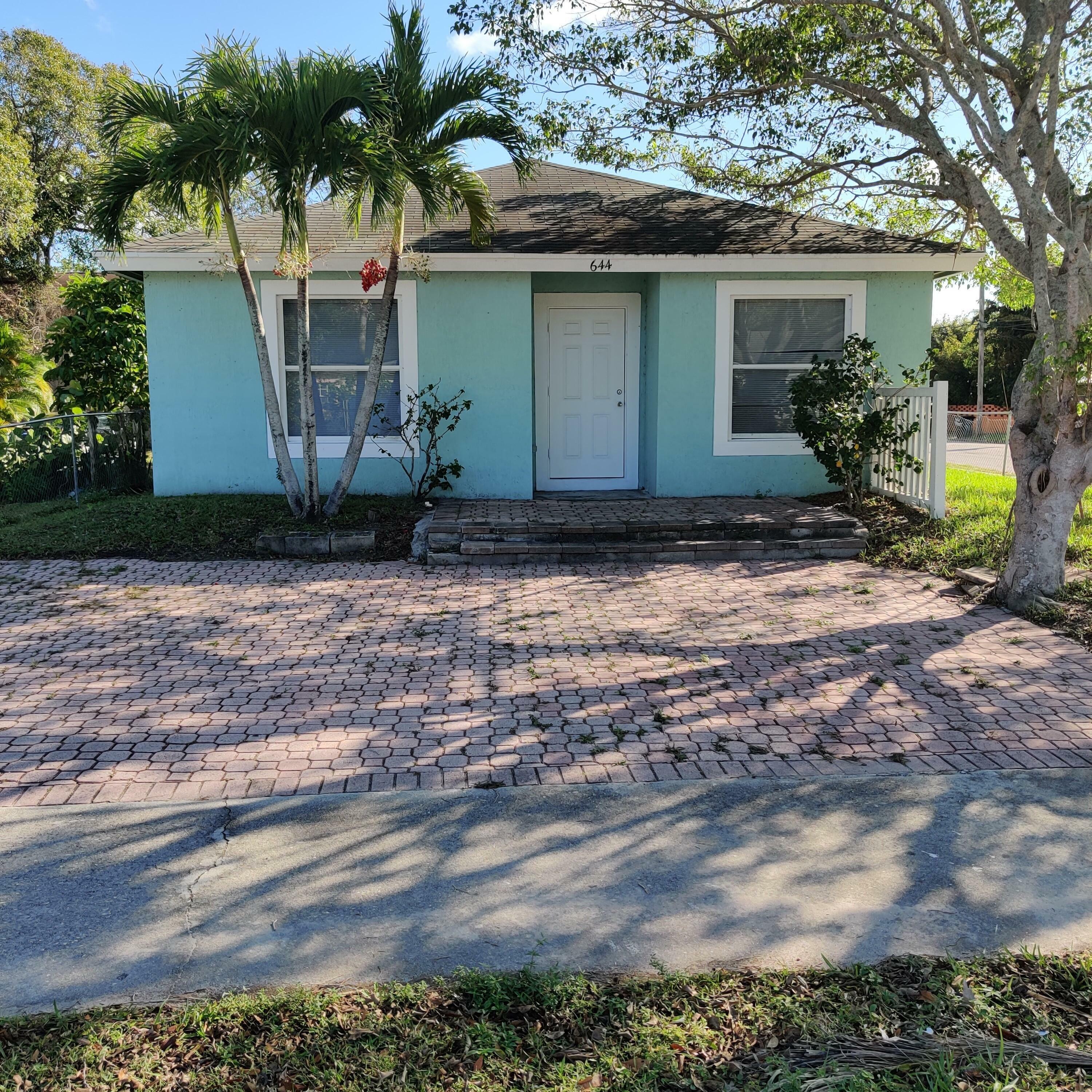 Property Photo:  644 S 13th Street  FL 34950 