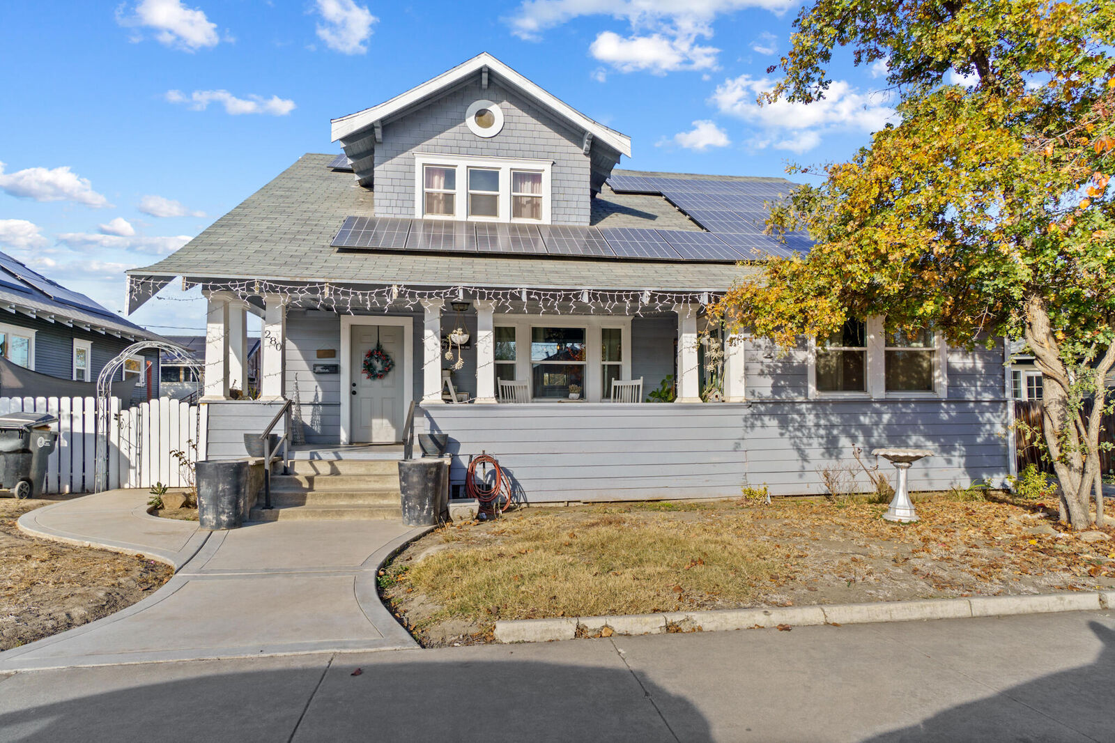 Property Photo: 280 E Putnam Avenue CA 93257