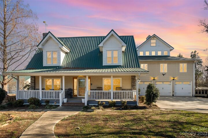 Property Photo: 243 Jarab Hill Lane NC 28625