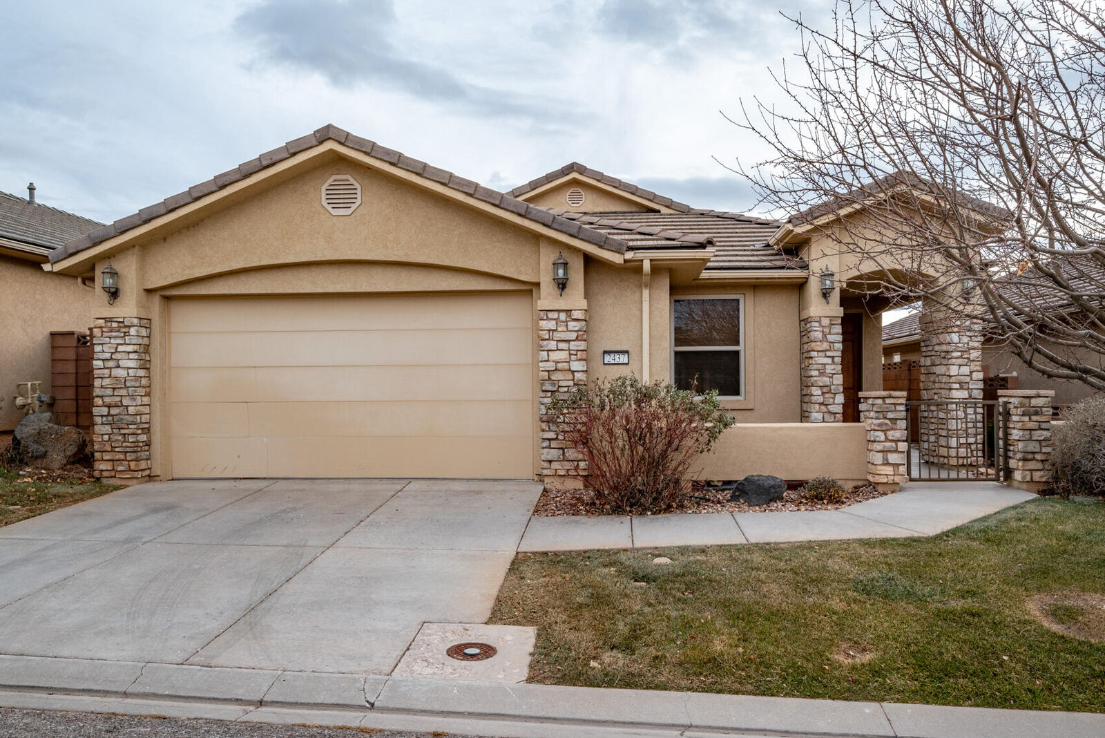 Property Photo:  2437 W Crescent Heights Dr S  UT 84720