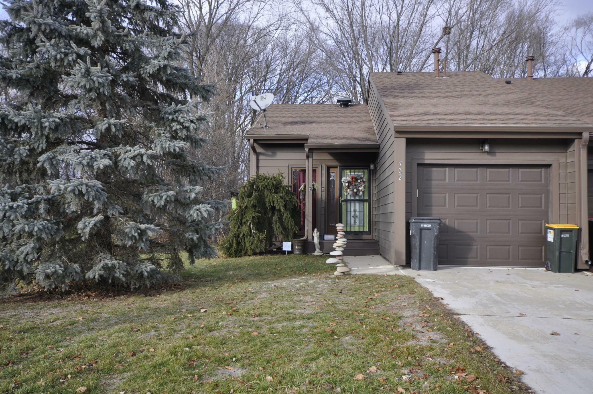 Property Photo:  702 Neville Court SE  MN 55904 