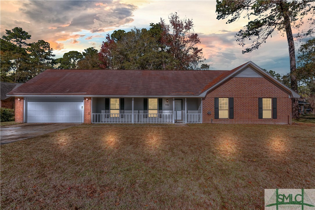 Property Photo:  501 Creekview Drive  GA 31313 