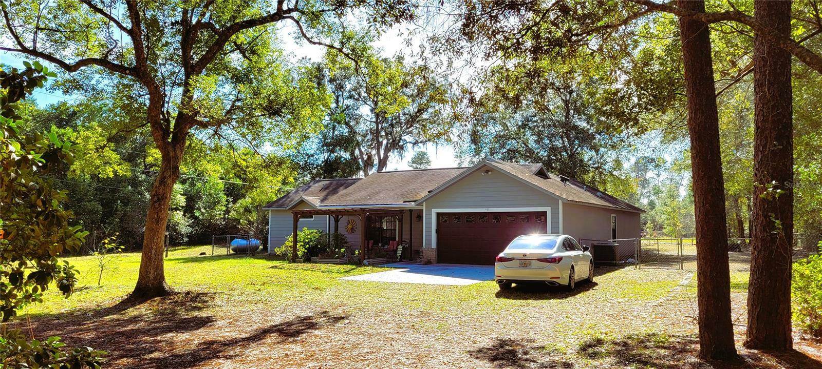 Property Photo:  1010 W Blue Springs Avenue  FL 32763 