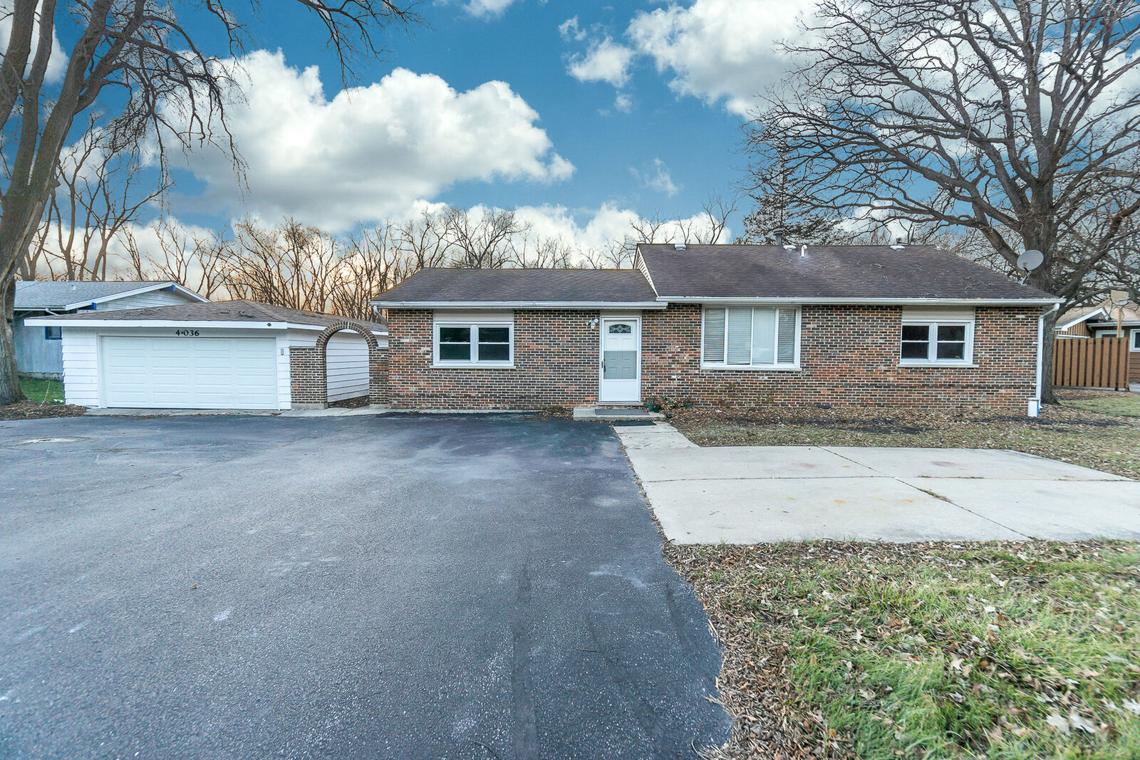 Property Photo: 4N036 Wooddale Road IL 60101