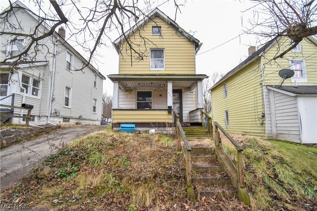 Property Photo:  247 N Center  OH 44506 