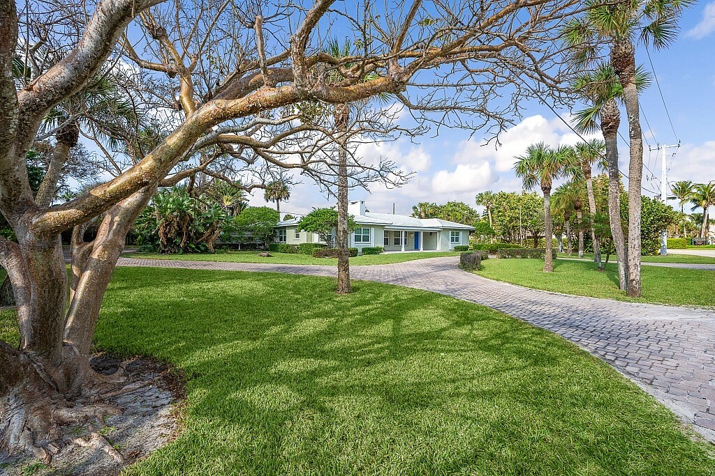 Property Photo:  3745 Ocean Drive  FL 32963 