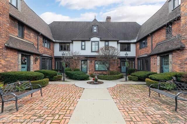 Property Photo:  42 Cranford Lane  MI 48230 