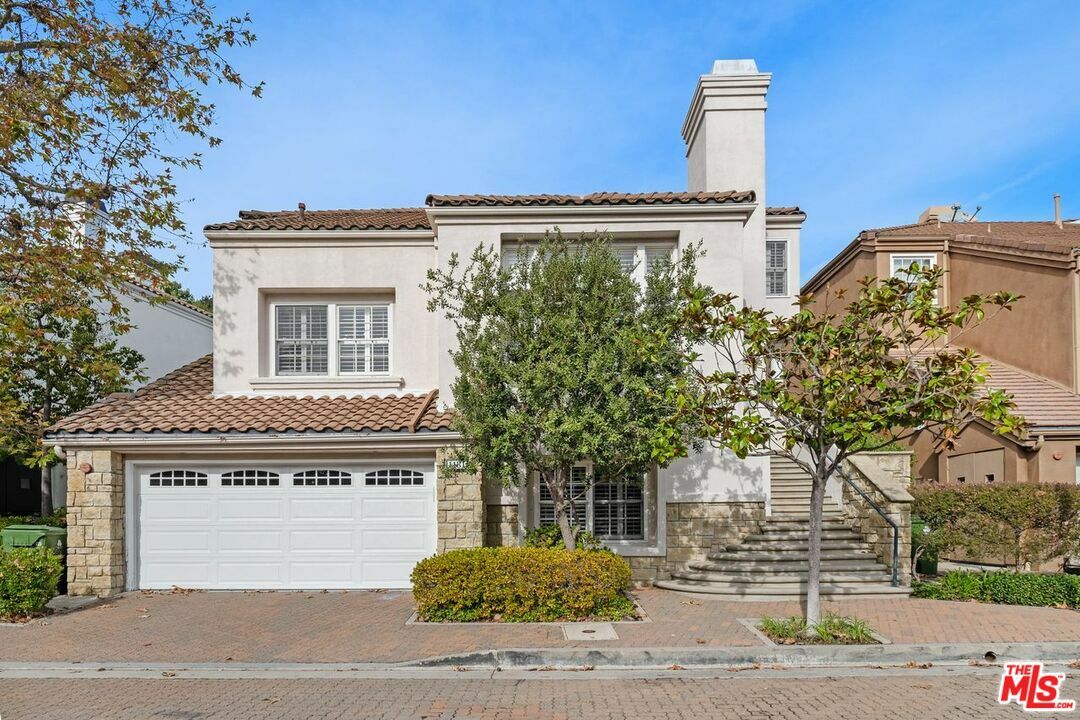 11815   Folkstone Ln  Los Angeles CA 90077 photo