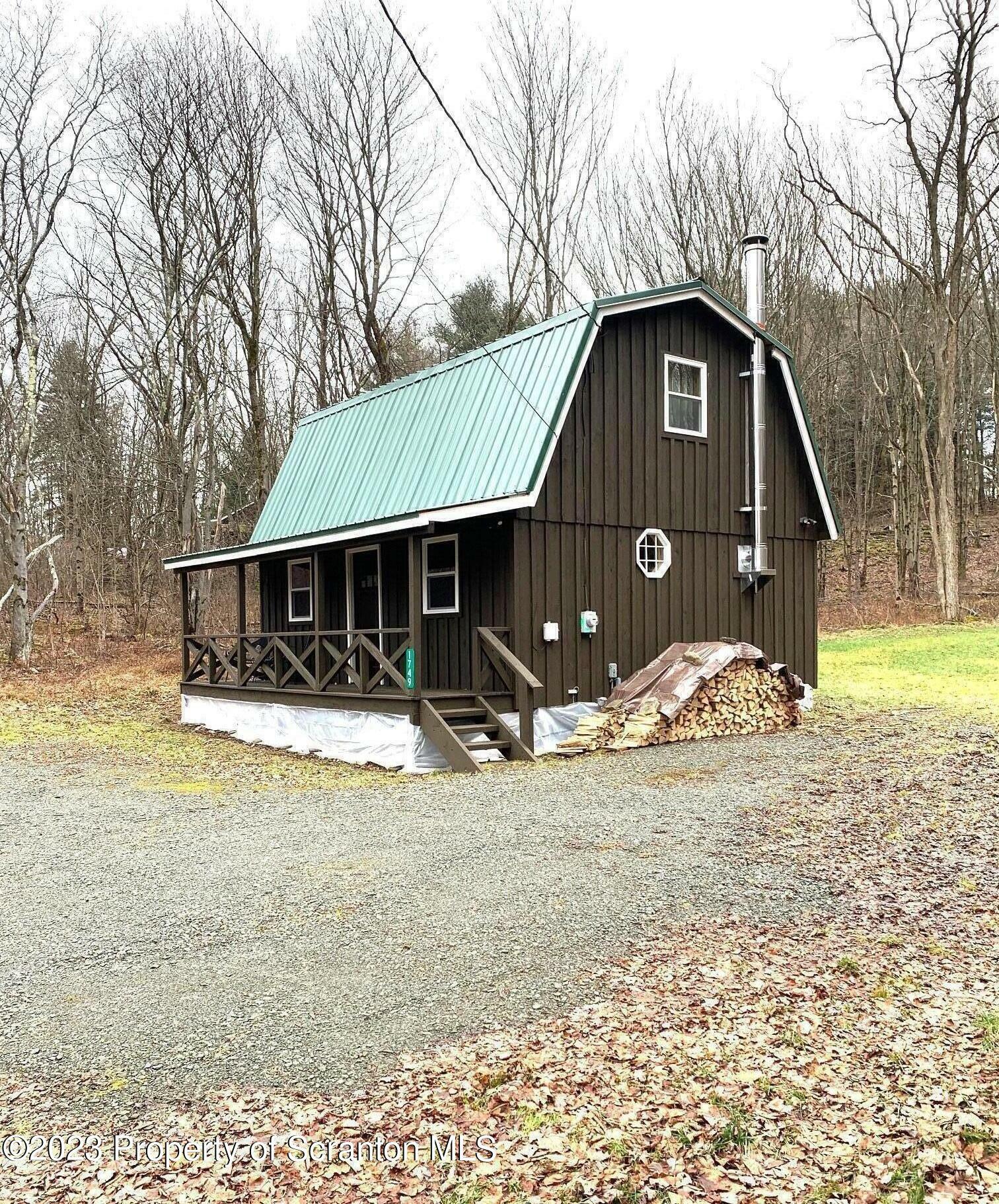 Property Photo:  1749 Wrighter Lake Road Road  PA 18465 