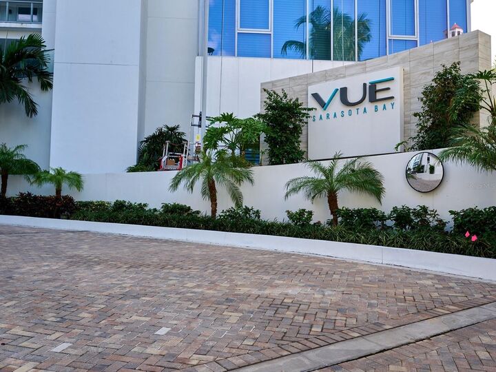 Property Photo:  1155 N Gulfstream Avenue 1607  FL 34236 