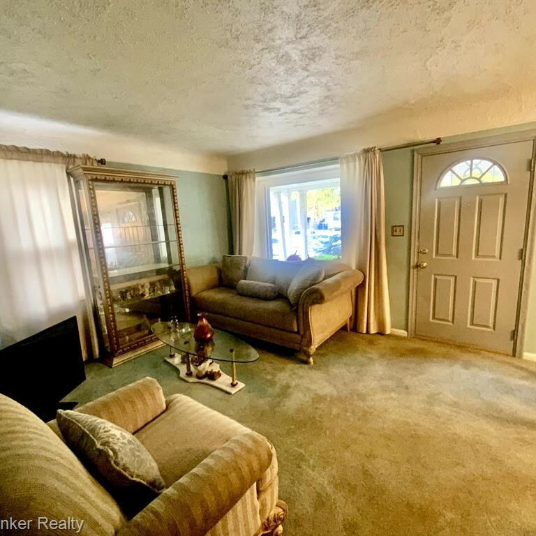 Property Photo:  19491 Greenview Avenue  MI 48219 