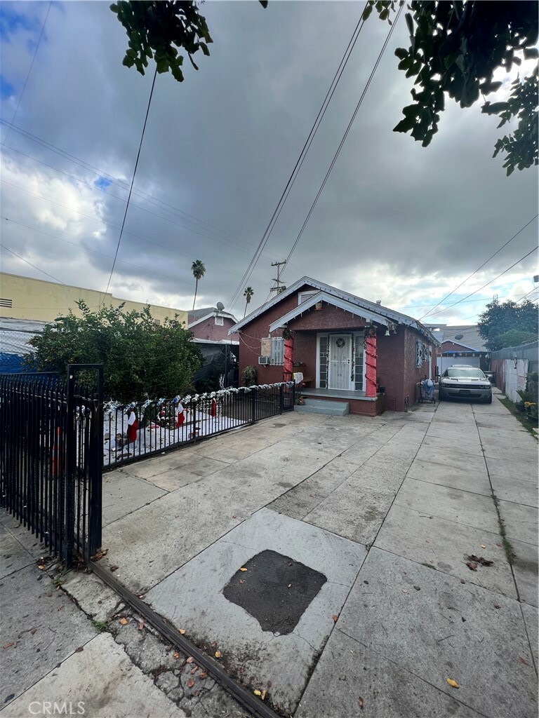 Property Photo:  508 W Colden Avenue  CA 90044 