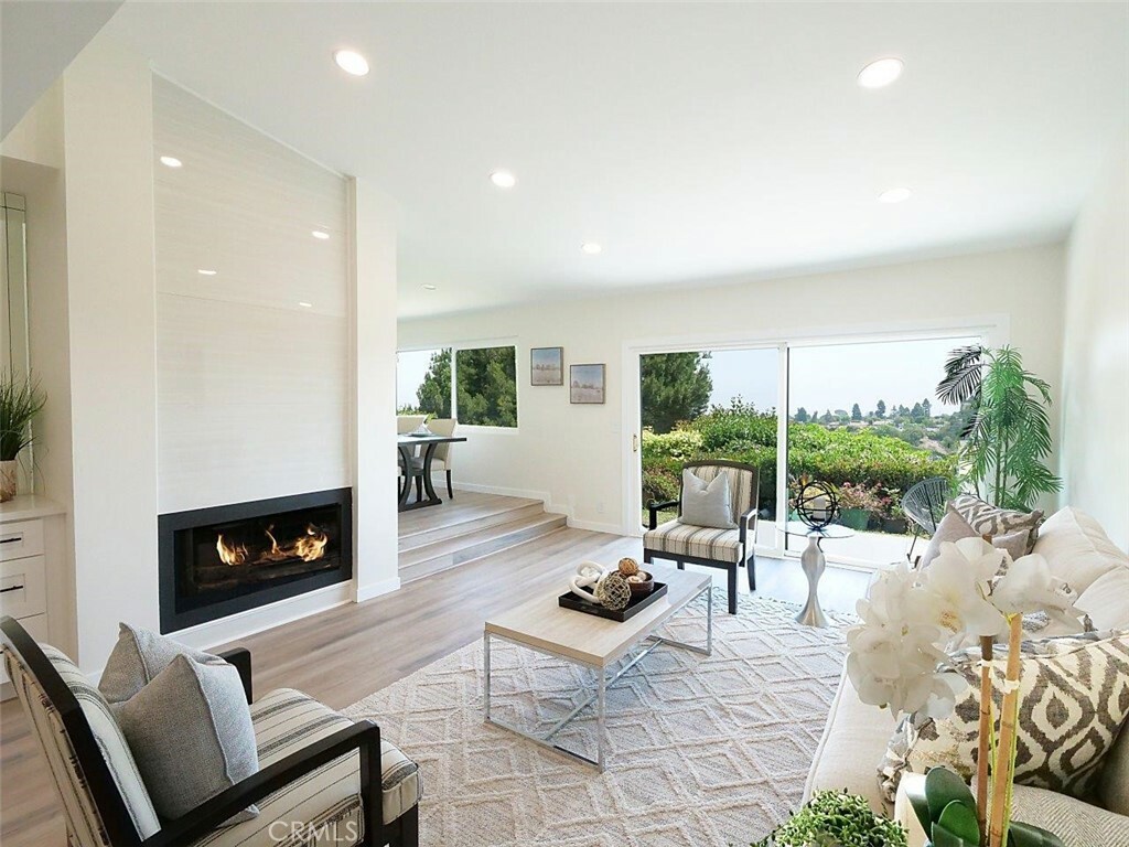 Property Photo:  3 Avocado Lane  CA 90274 