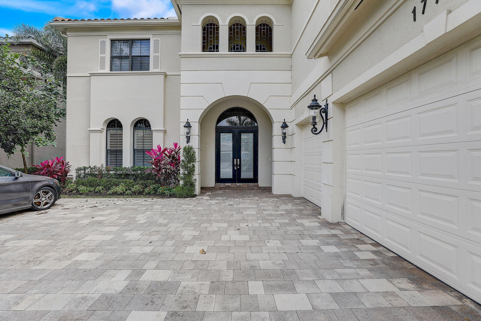 Property Photo:  17752 Vecino Way  FL 33496 