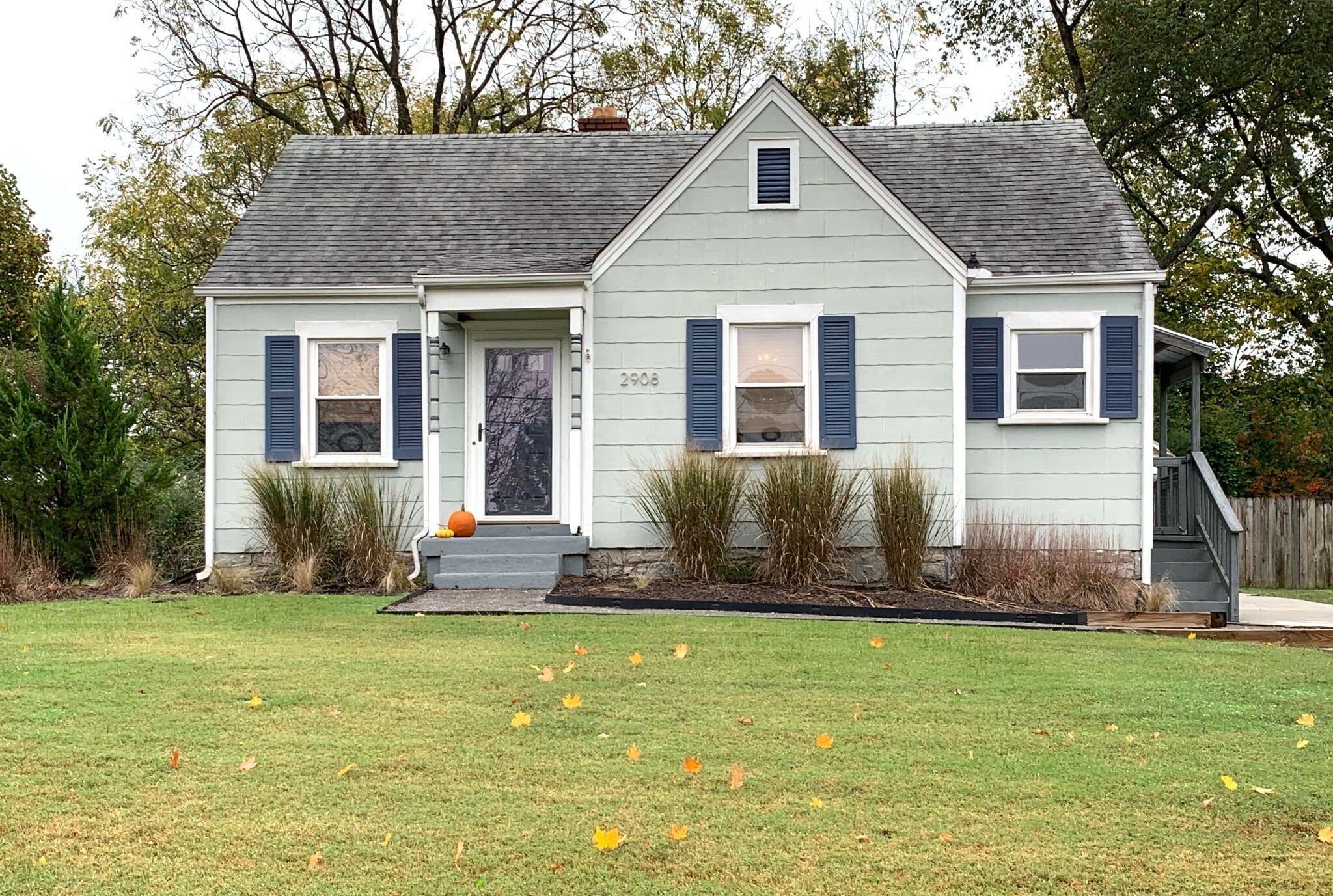Property Photo: 2908 Dobbs Ave TN 37211
