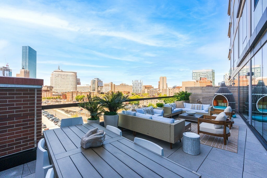 Property Photo:  100 Shawmut Avenue Unit 702  MA 02118 