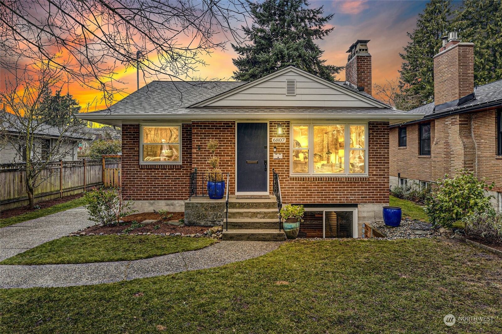 Property Photo: 6807 24th Avenue NE WA 98115