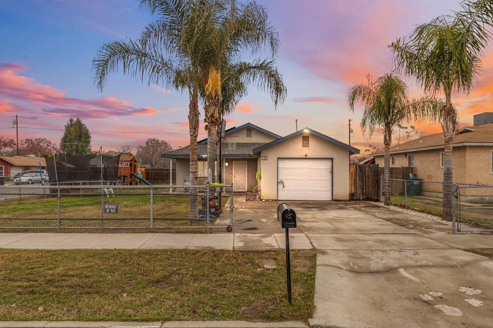 Property Photo: 1422 Hall Avenue CA 93212