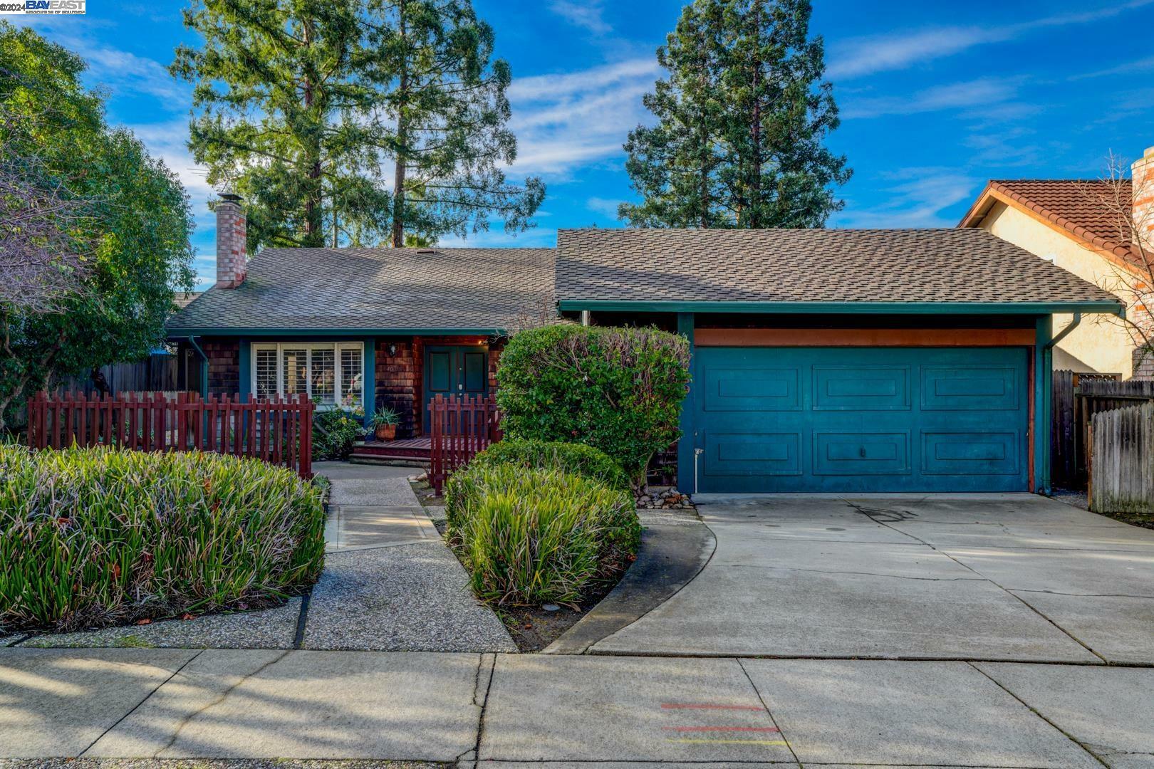 Property Photo:  40739 Canyon Heights Dr  CA 94539 