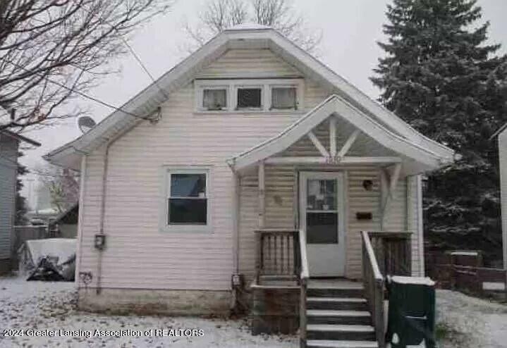 Property Photo:  1930 Polly Avenue  MI 48906 