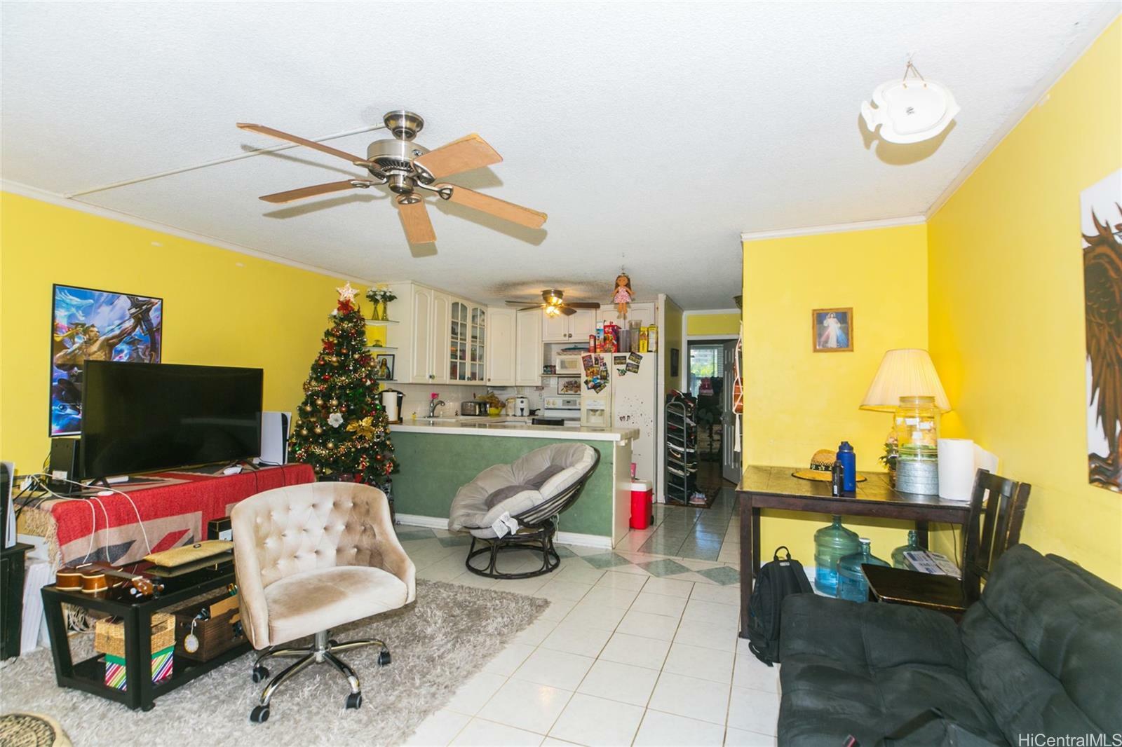 Property Photo:  425 Ena Road 506C  HI 96815 