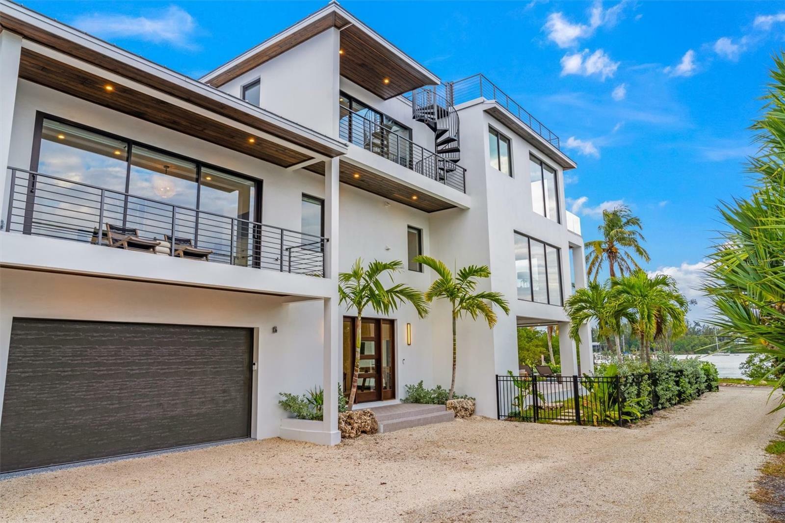 Property Photo: 6941 Bayside Drive FL 34228
