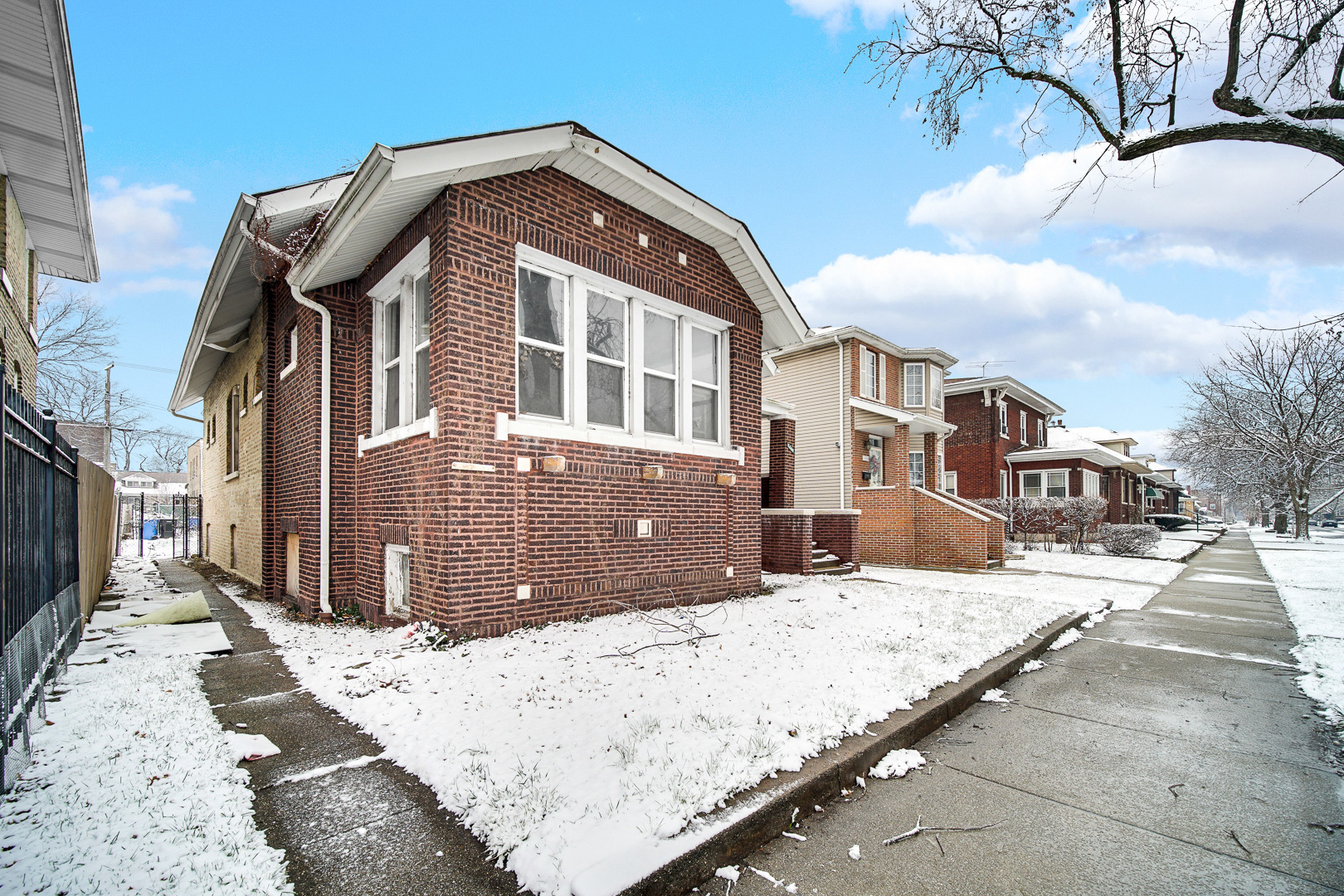 Property Photo:  7440 S Oglesby Avenue  IL 60649 