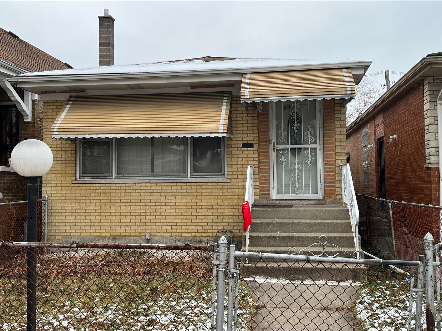 Property Photo: 8926 S Lowe Avenue IL 60620