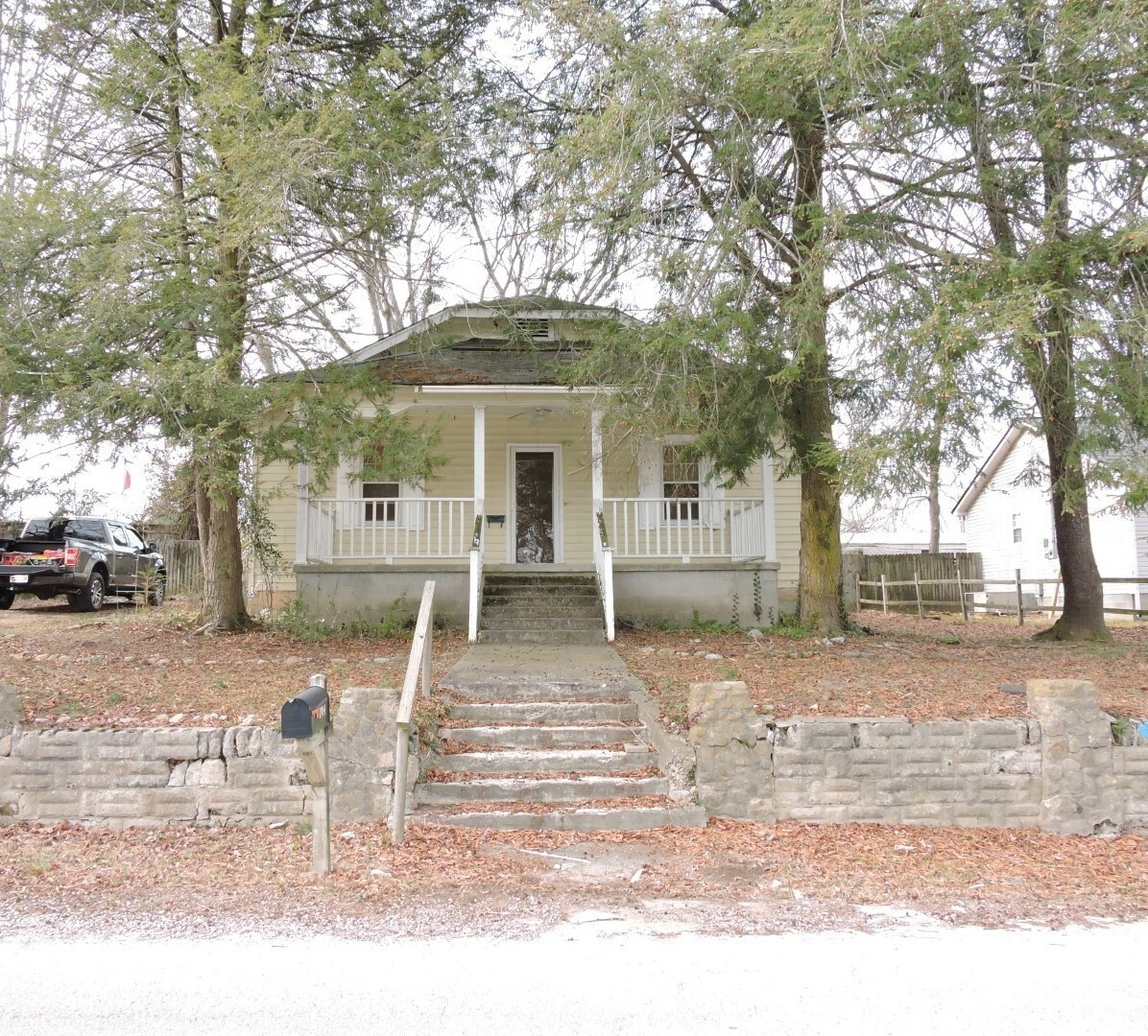 Property Photo:  704 Madison St  TN 37355 