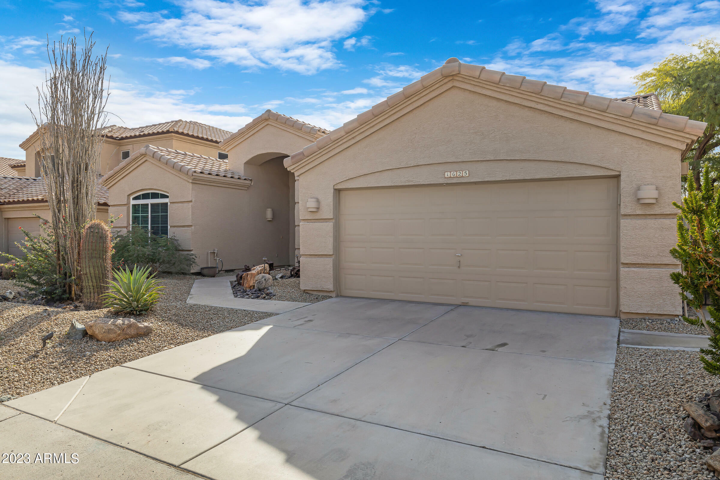 Property Photo:  1625 W South Fork Drive  AZ 85045 