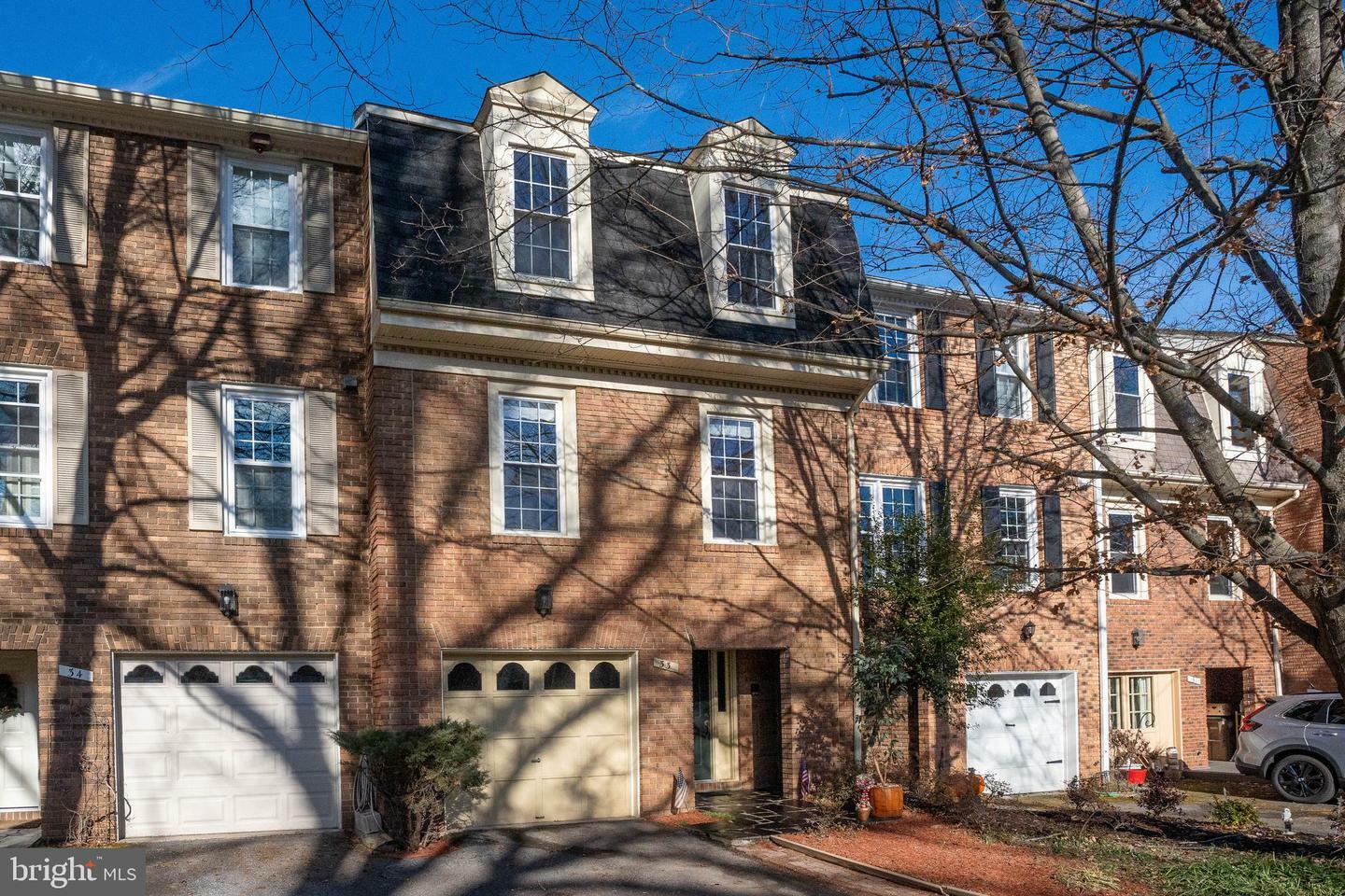 Property Photo: 33 Ritchfield Court MD 20850