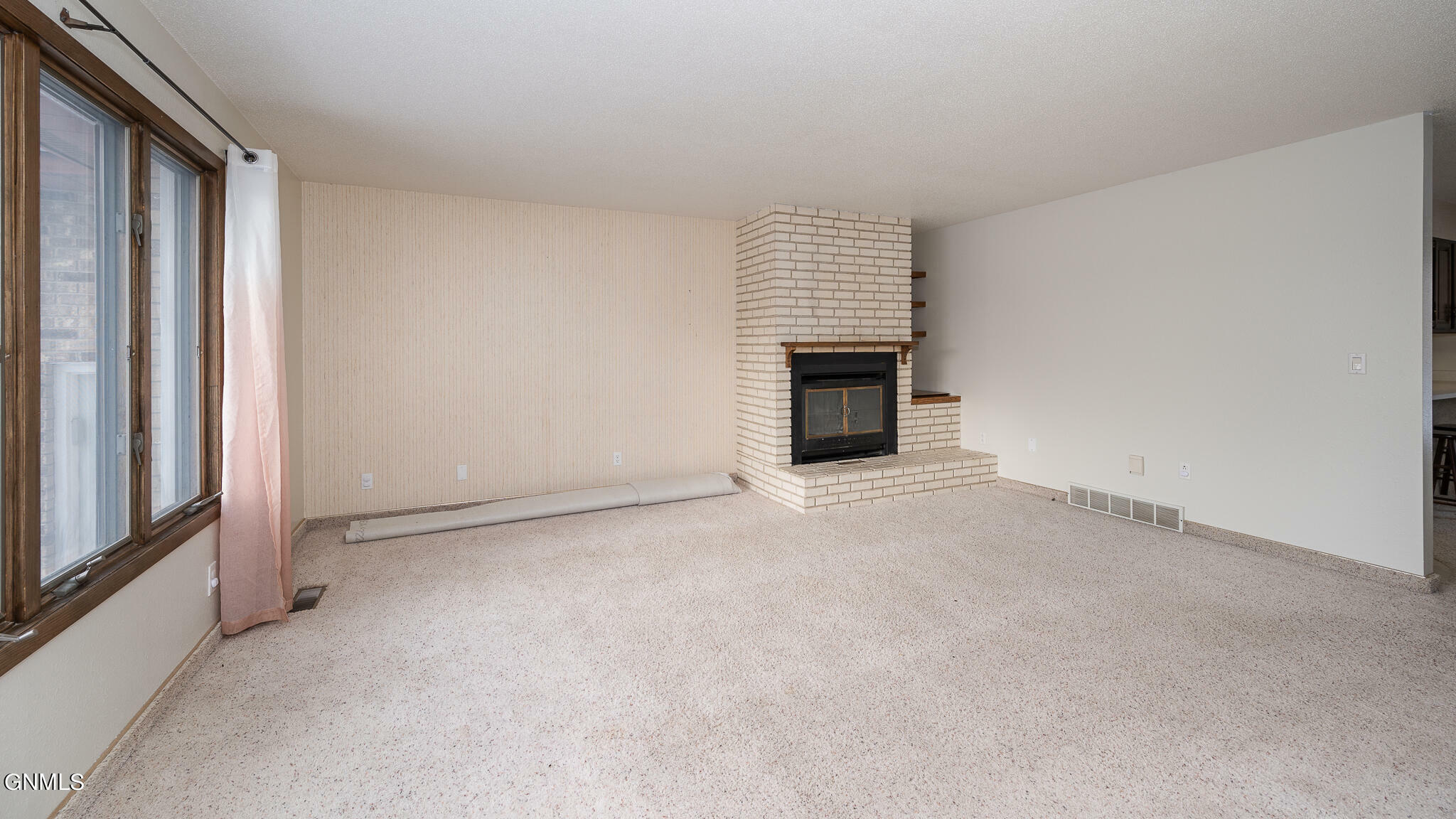Property Photo:  206 9th Street NW  ND 58523 