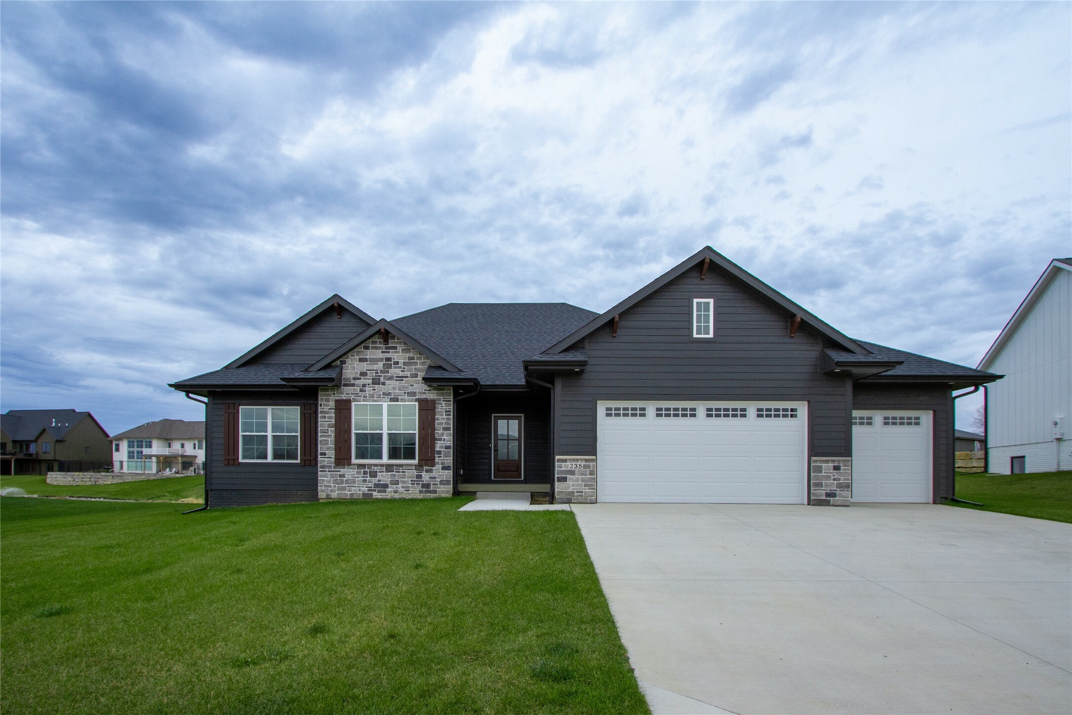 235 Aspen Circle  Pella IA 50219 photo