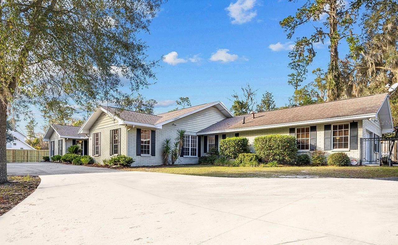 Property Photo:  2222 W University Avenue  FL 32603 