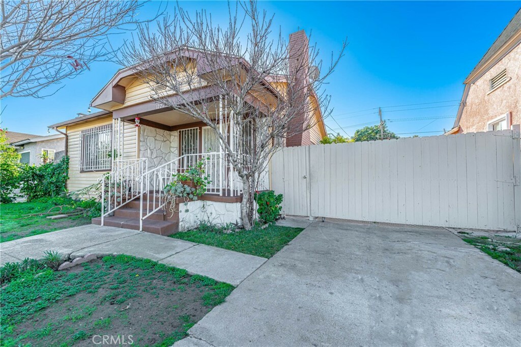 Property Photo:  1222 W 75th Street  CA 90044 