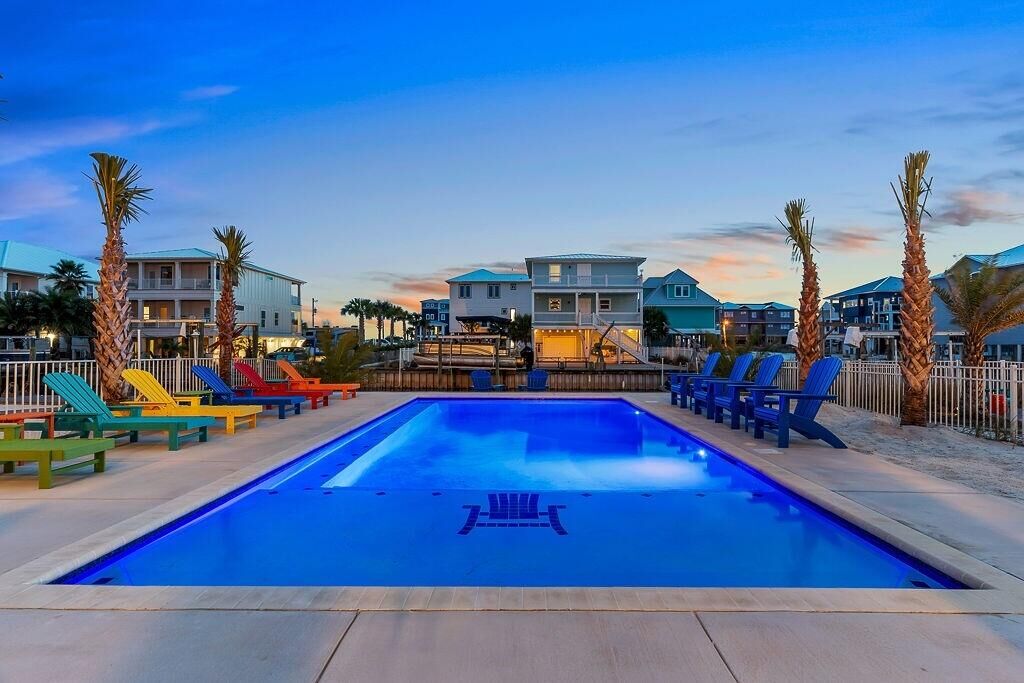 Property Photo:  