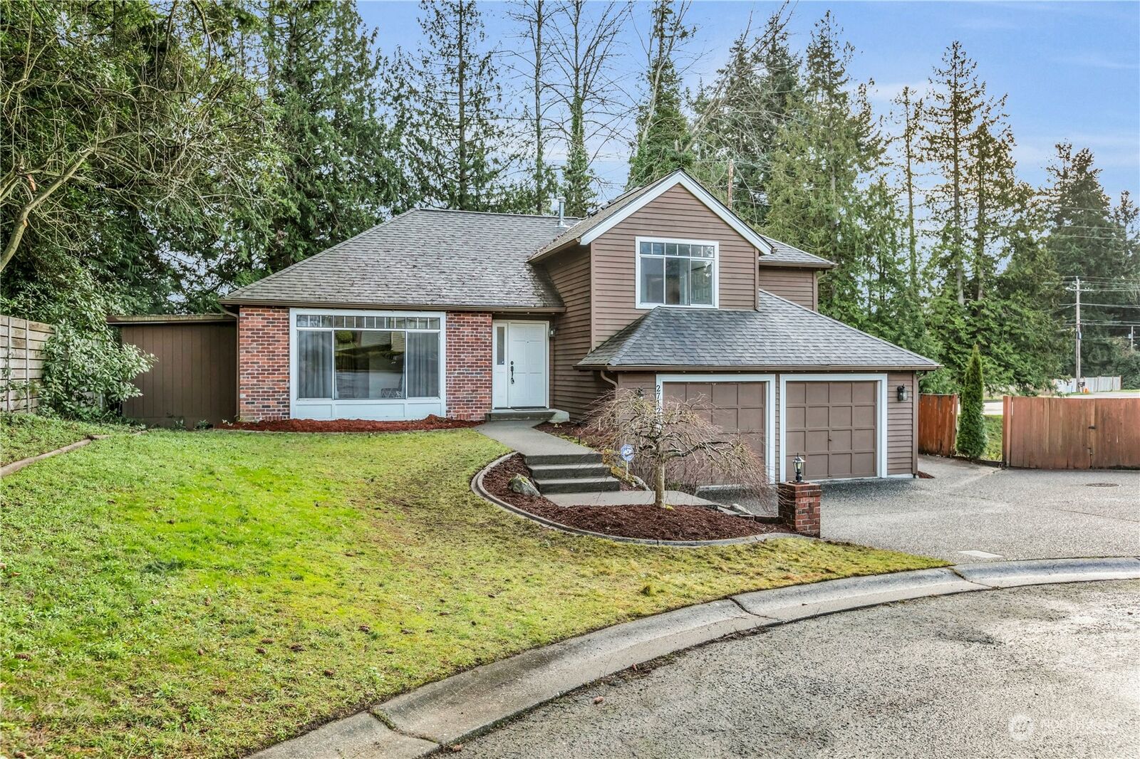 Property Photo: 27128 37th Avenue S WA 98032