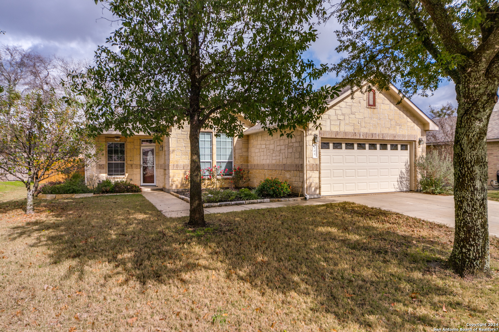 Property Photo:  105 Winding Path  TX 78006 