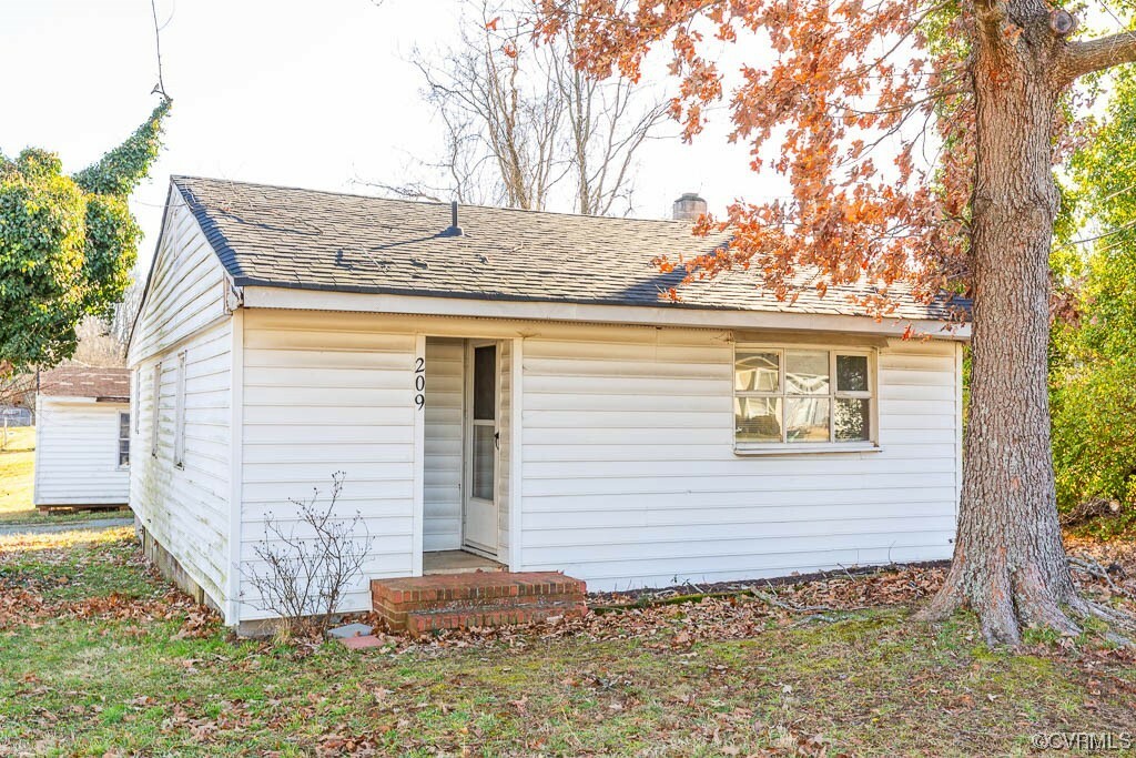 Property Photo:  209 Forest Avenue  VA 23223 