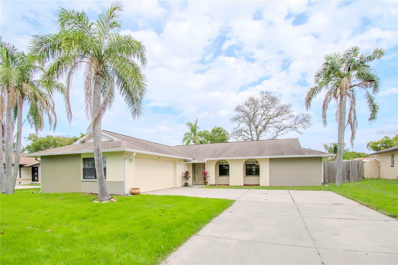 Property Photo:  11122 Island Pine Dr Drive  FL 34668 