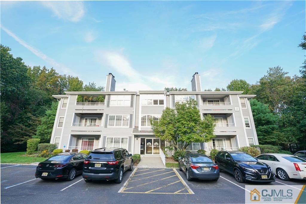 Property Photo:  303 Raintree Court 303  NJ 08828 