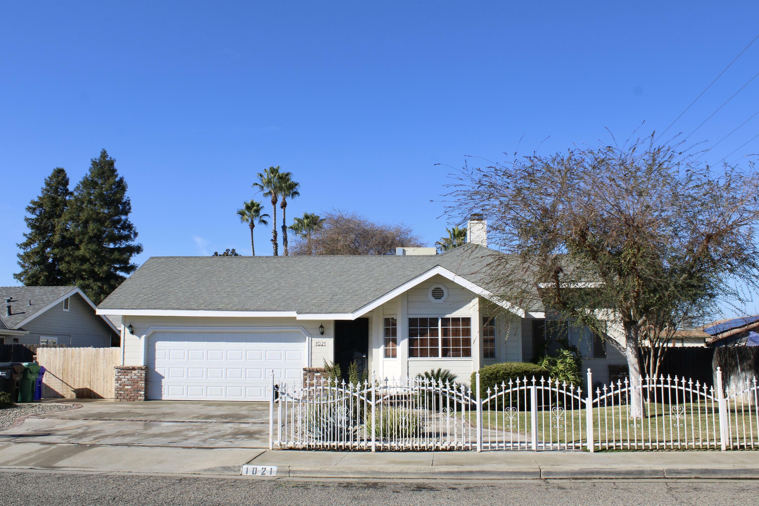 Property Photo:  1021 N Belmont Street  CA 93257 