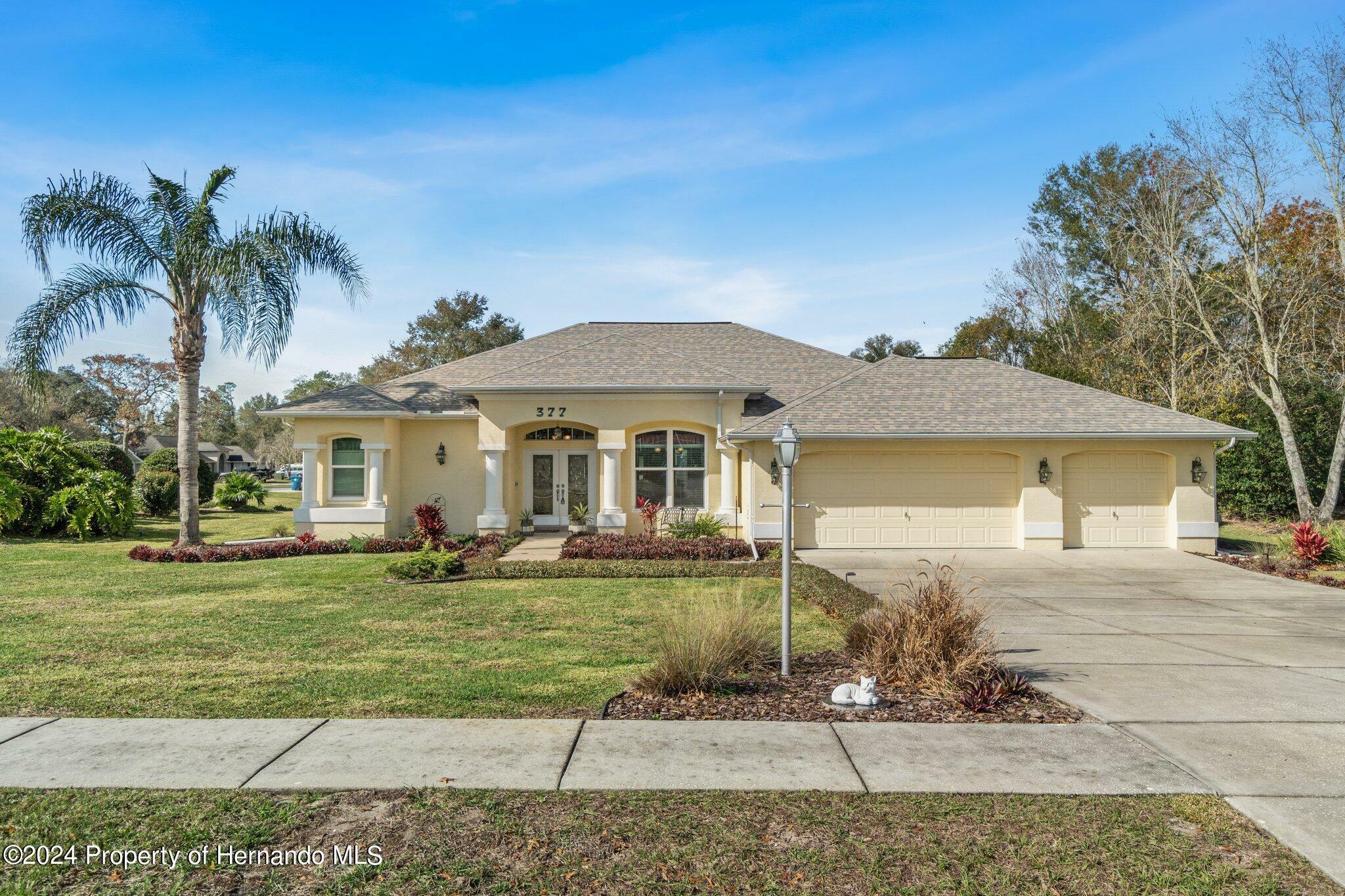 Property Photo: 377 Jenico Court FL 34609