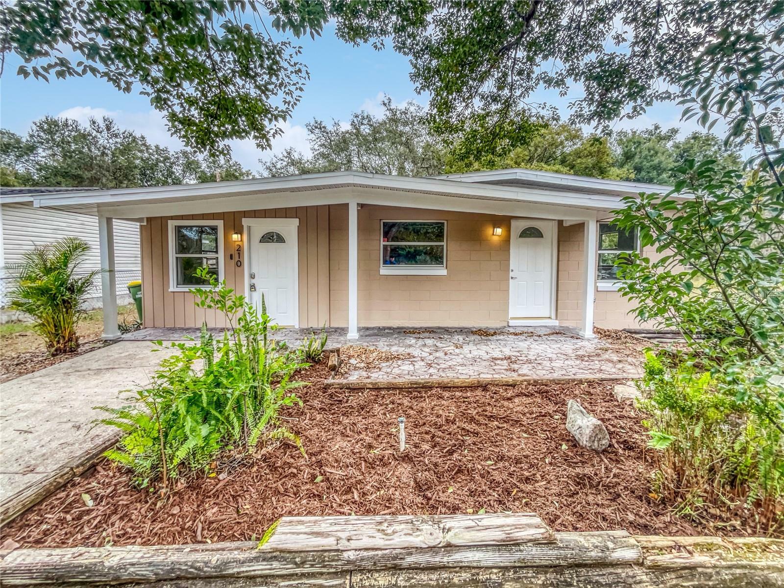 Property Photo:  210 N Truett Street  FL 34748 