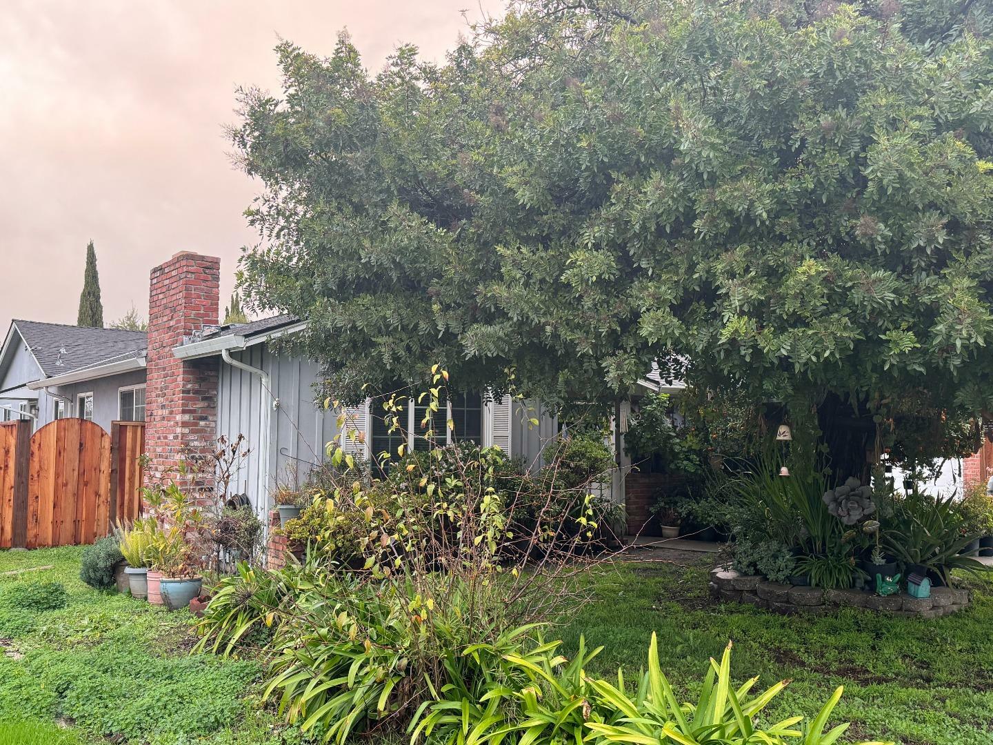 Property Photo: 2365 Lindaire Avenue CA 95128