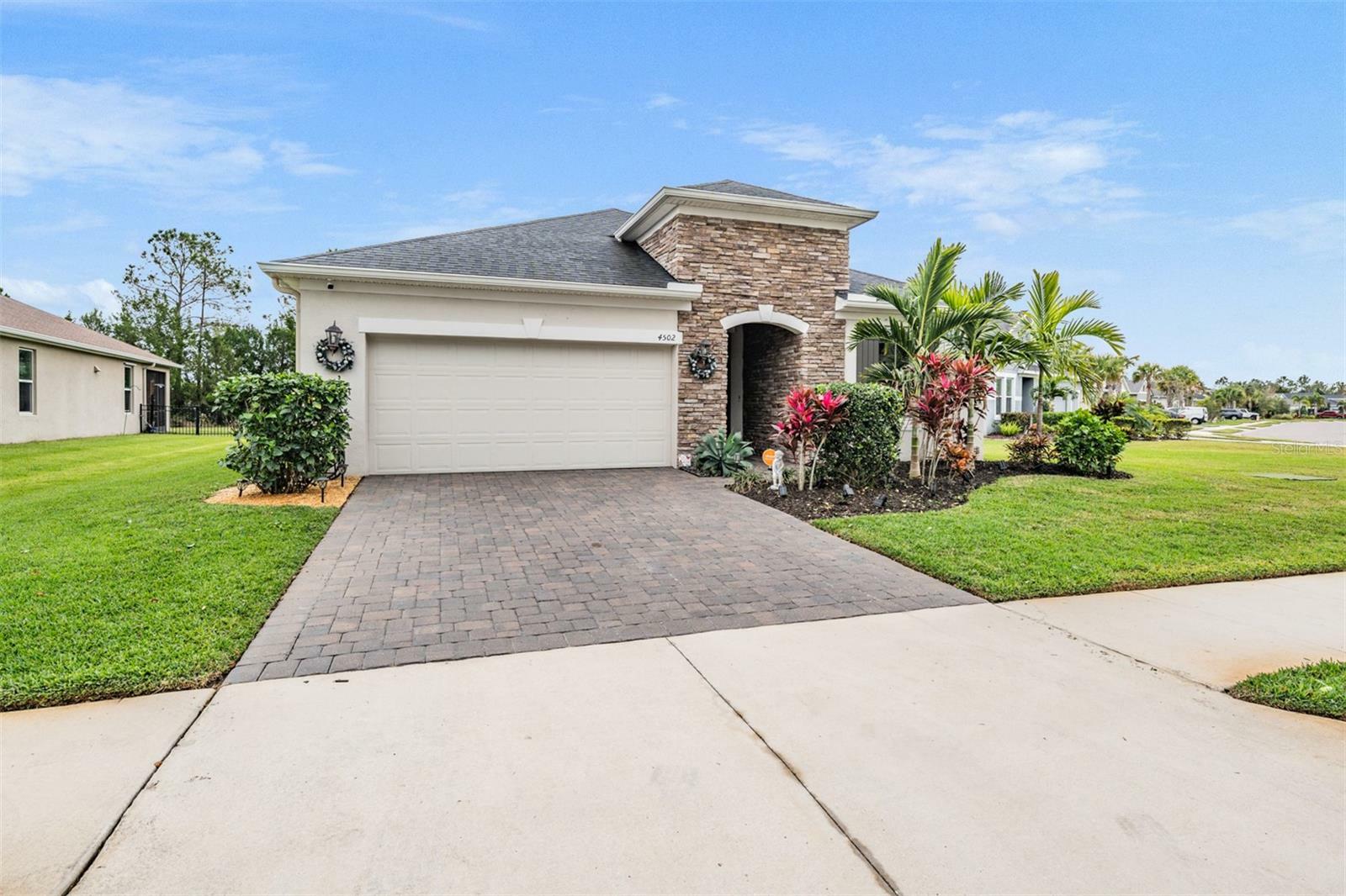 Property Photo:  4502 Roycroft Terrace  FL 34219 