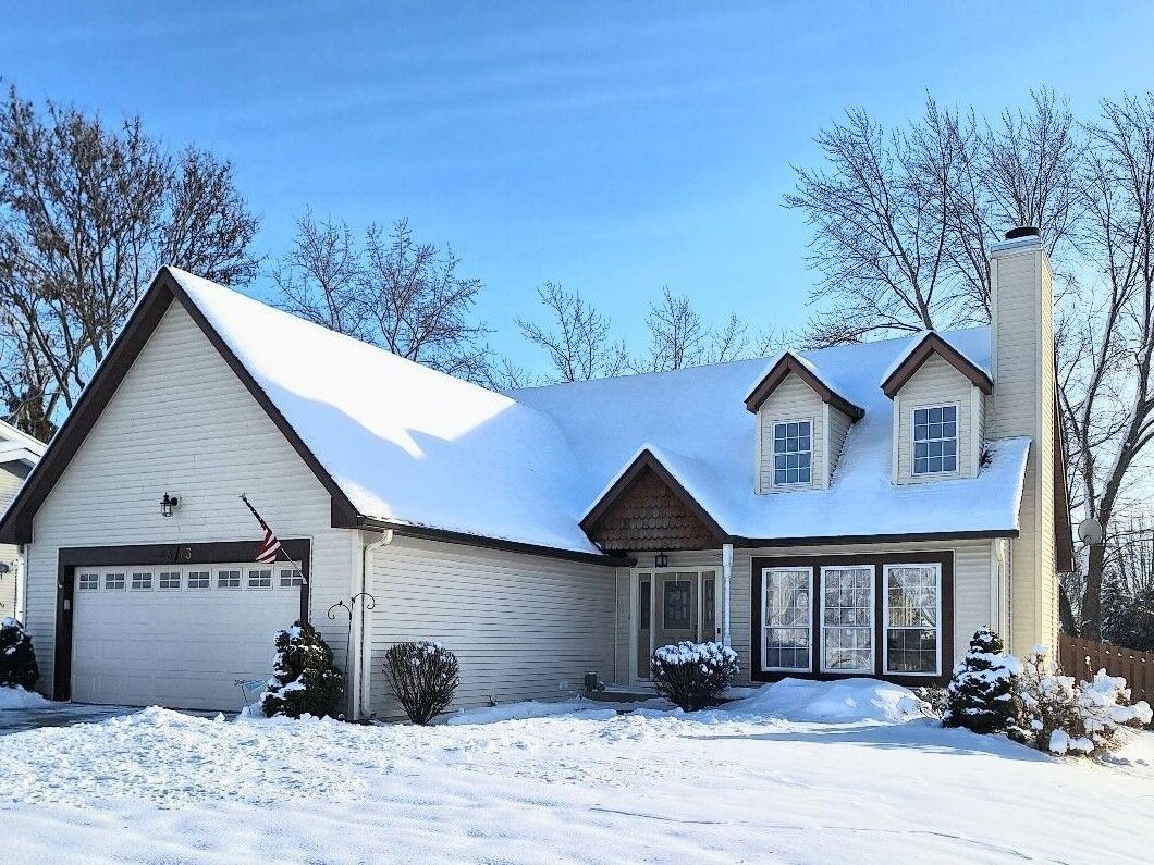 Property Photo:  2373 Federal Parkway  IL 60046 
