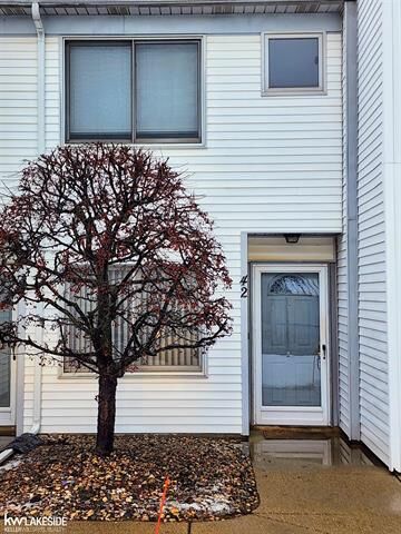 Property Photo:  42 Rosebud  MI 48043 